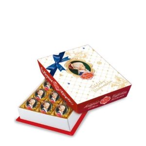 Конфеты из молочного шоколада с марципаном "Reber" 240 г