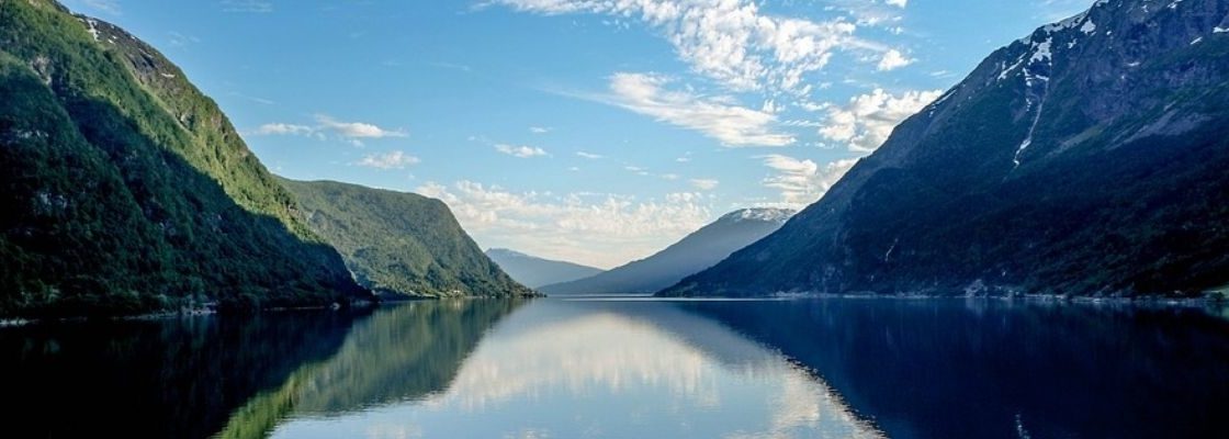 Чем артезианская вода отличается от горной?