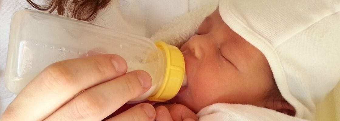 Как выбрать детскую воду для смеси, готовки и для питья: советы молодым мамам