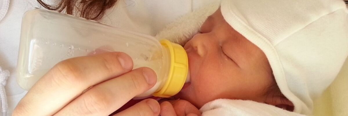 Как выбрать детскую воду для смеси, готовки и для питья: советы молодым мамам